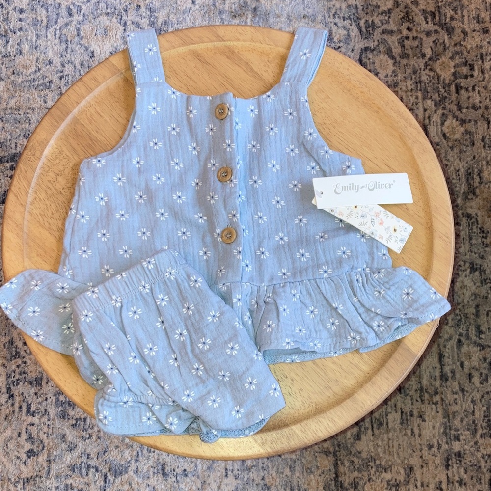 #83. 🆕 NWT - Emily & Oliver - Light Blue Daisy Ruffle Tank & Bloomers Set